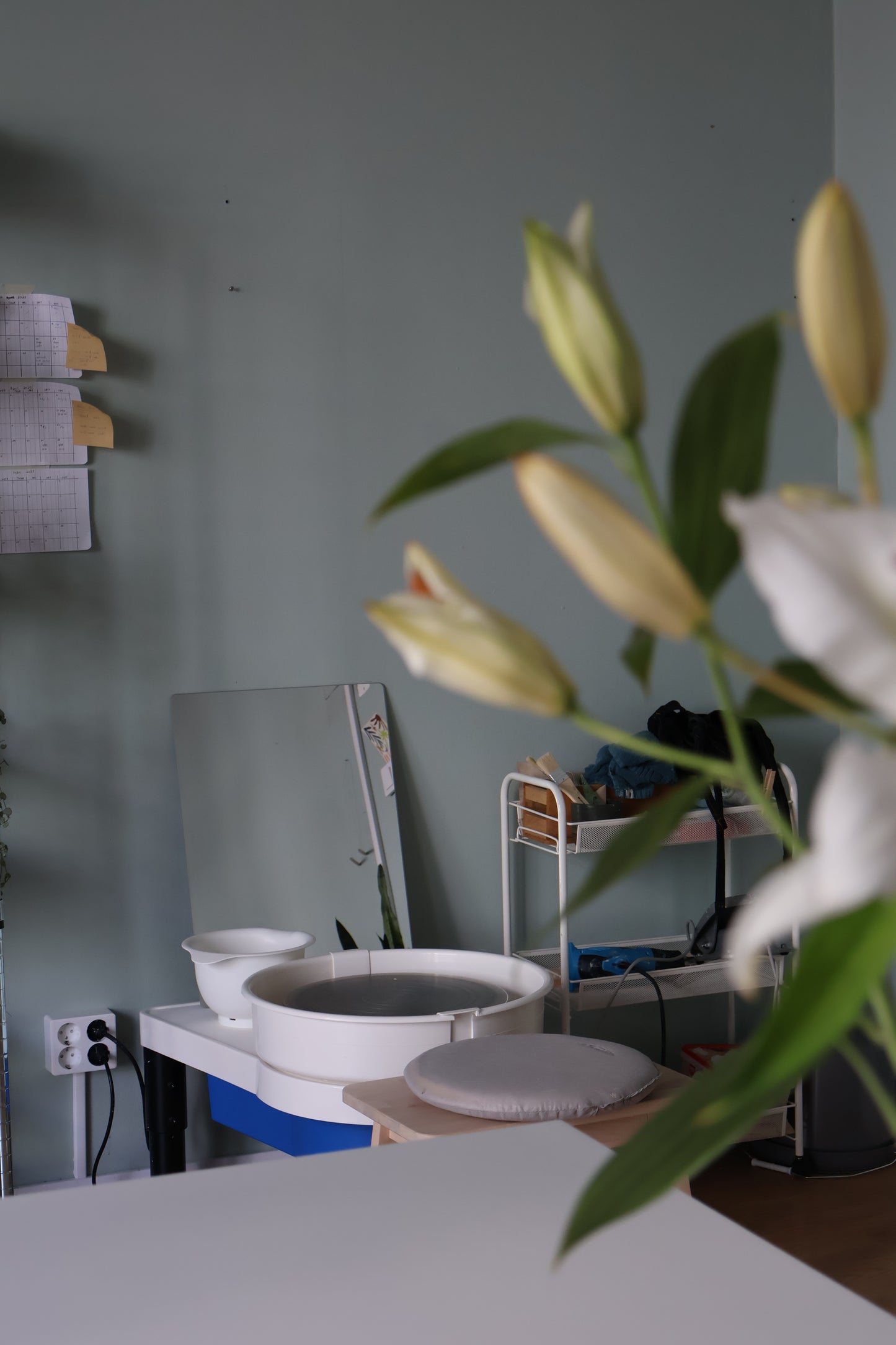 Privat drejkurs för nybörjare i Malmö. Skapa med händerna i Ela Grimas keramikstudio. Boka din plats idag.