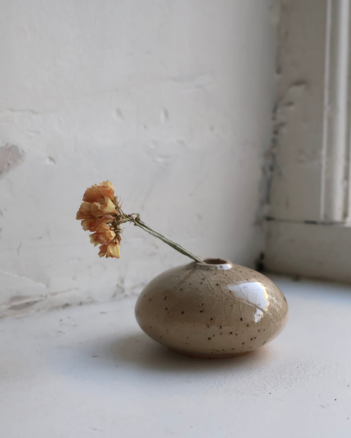 Bud vase in Crackled Transparent