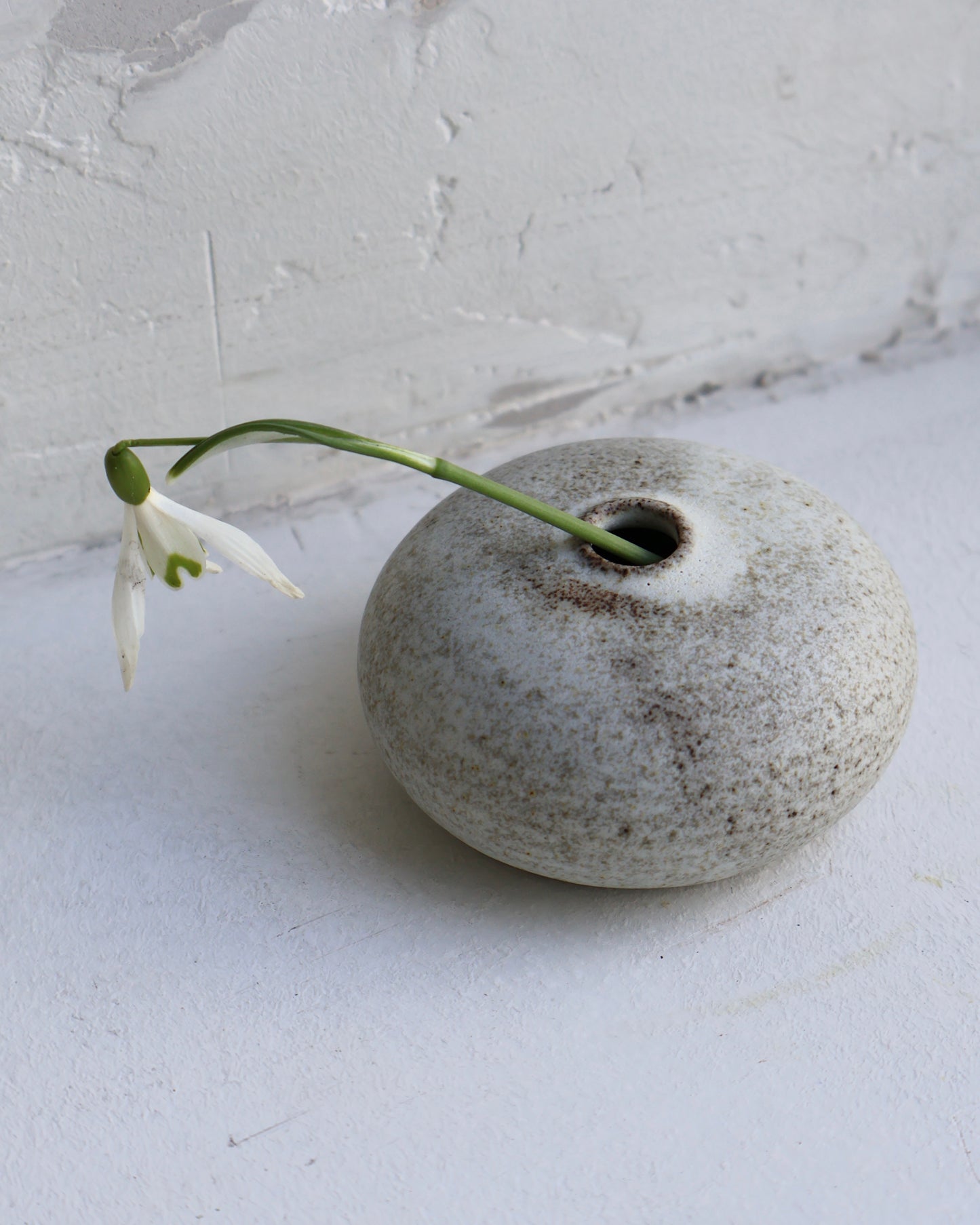 Bud Vase in Matte White