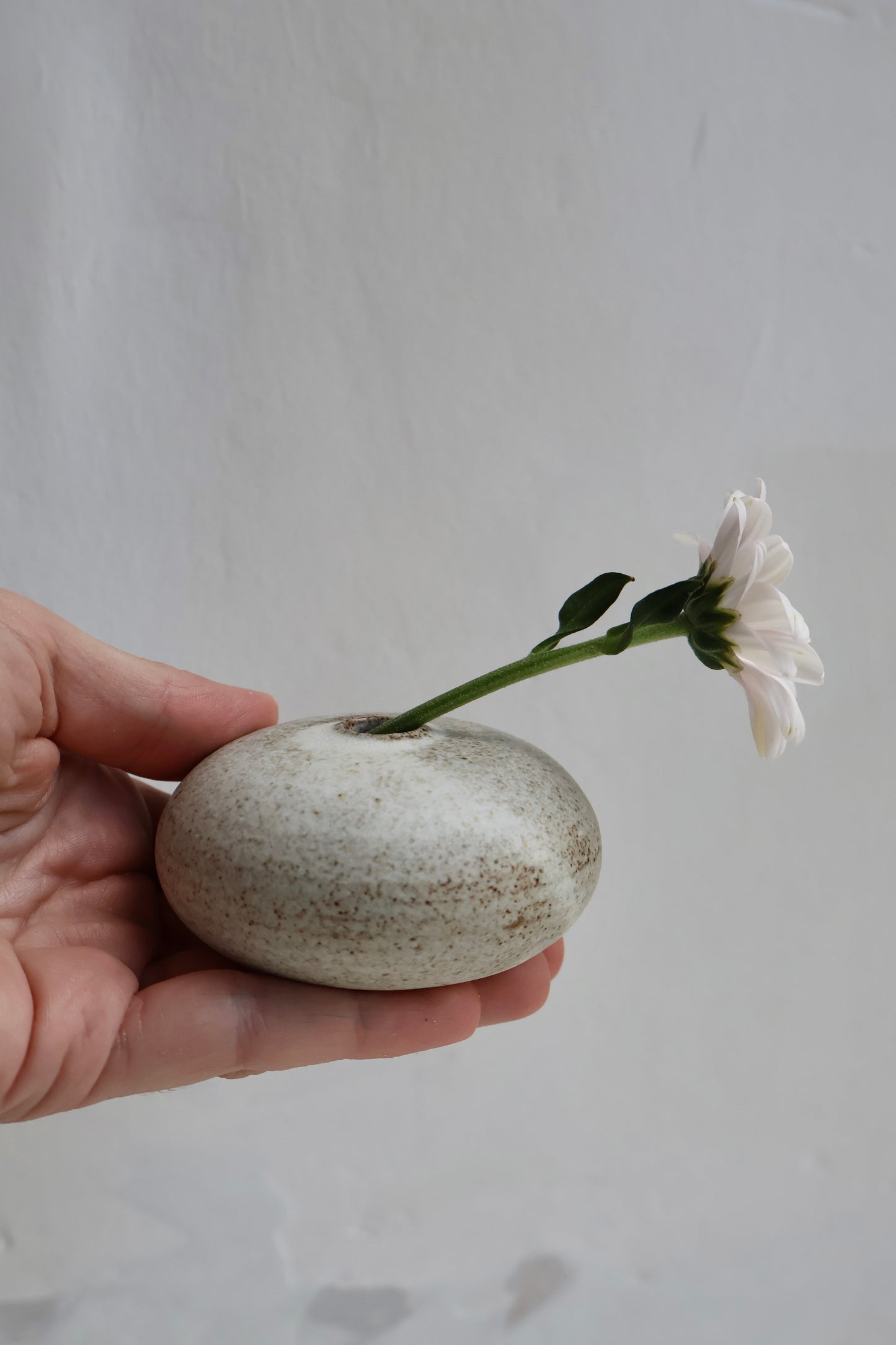 Pebble Vase in Matte White