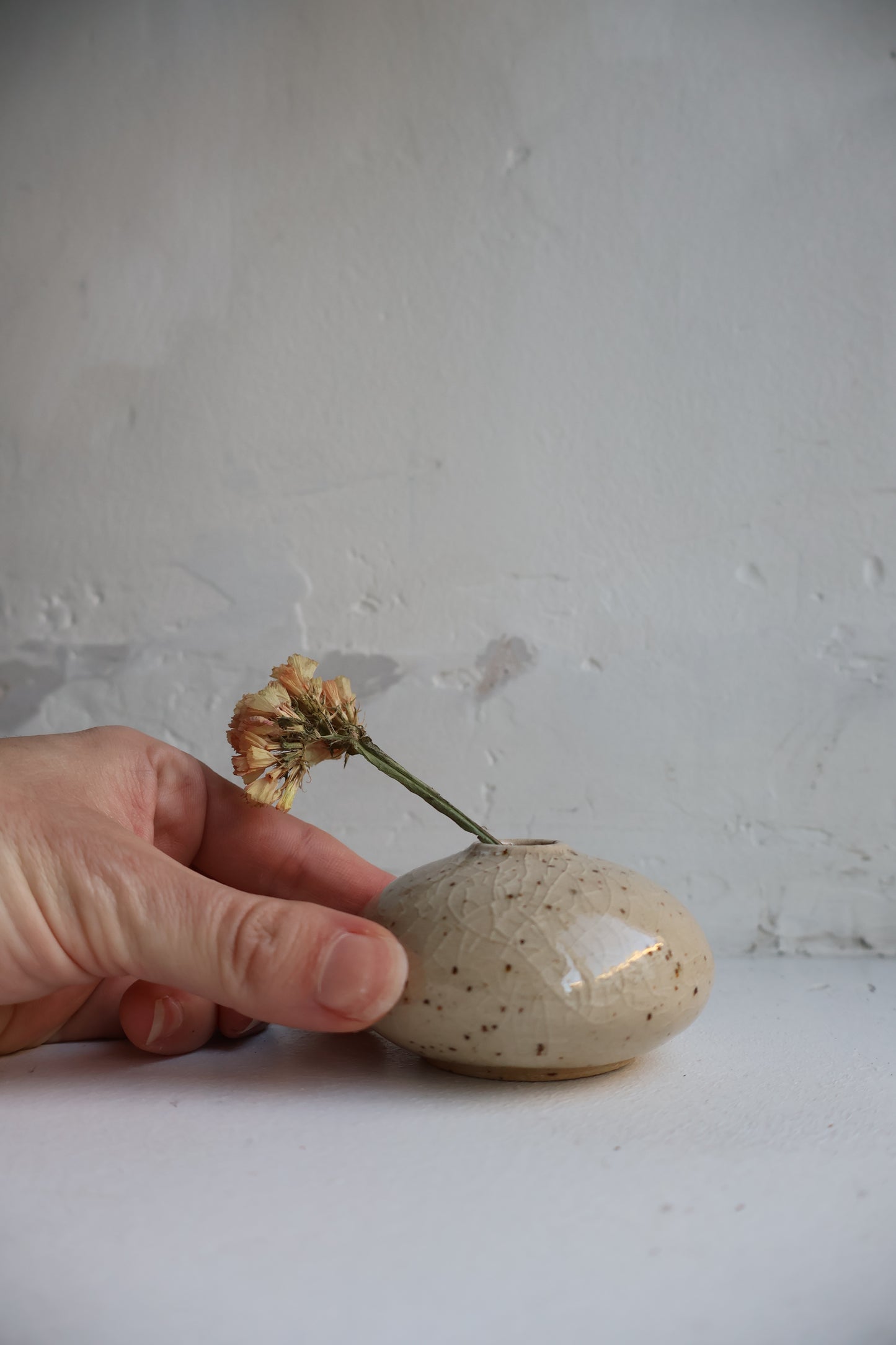 Bud vase in Crackled Transparent