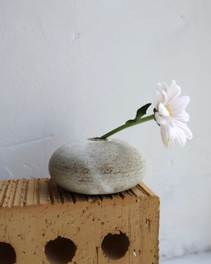 Pebble Vase in Matte White