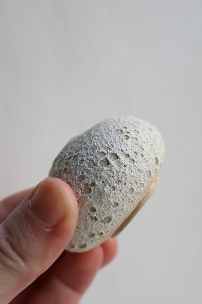 Mini bud vase in Lava