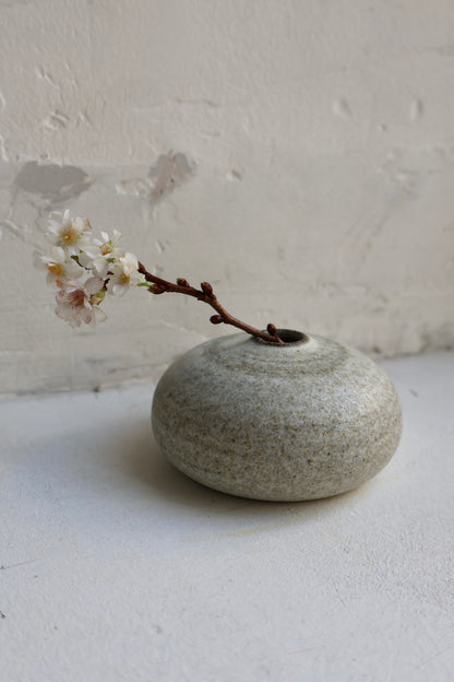 Bud Vase in Matte White