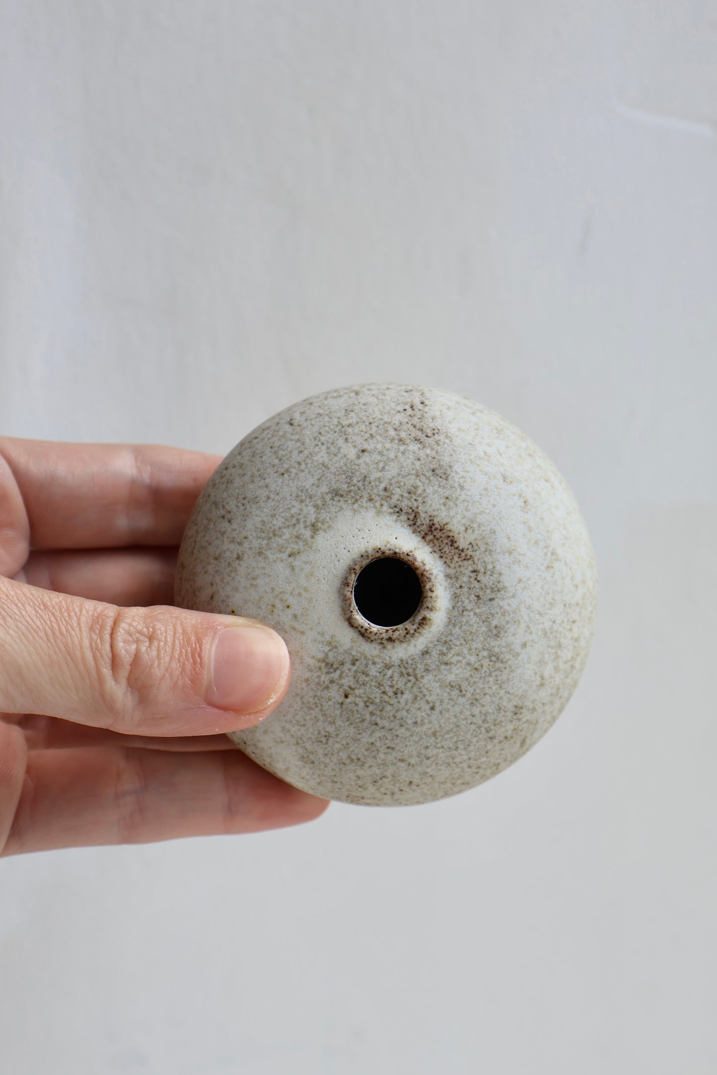 Pebble Vase in Matte White