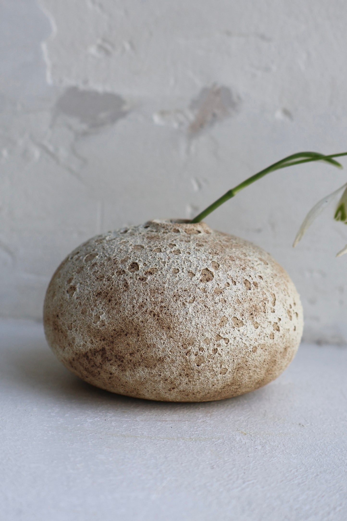 Bud Vase in Matte White Lava