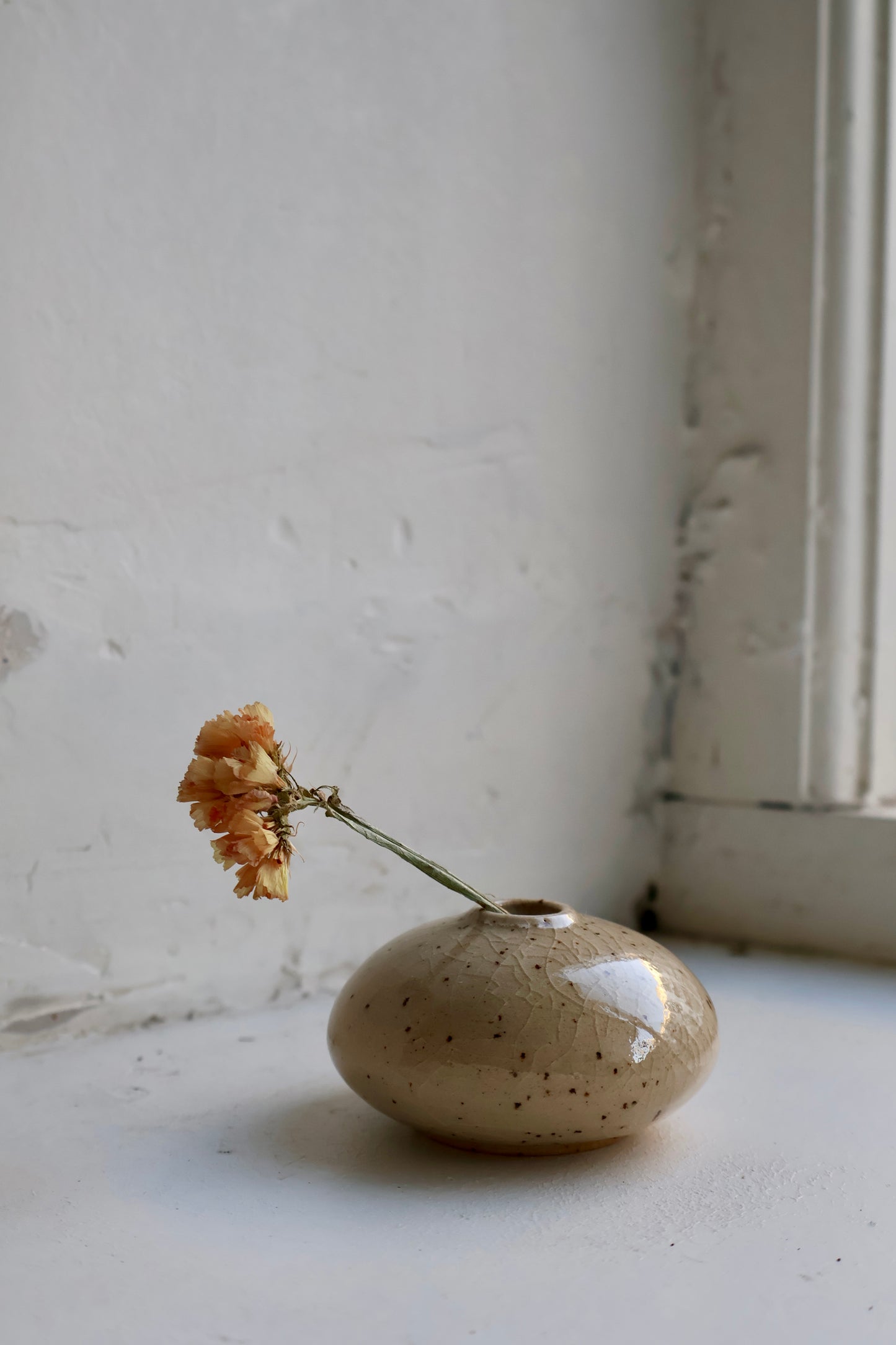 Bud vase in Crackled Transparent