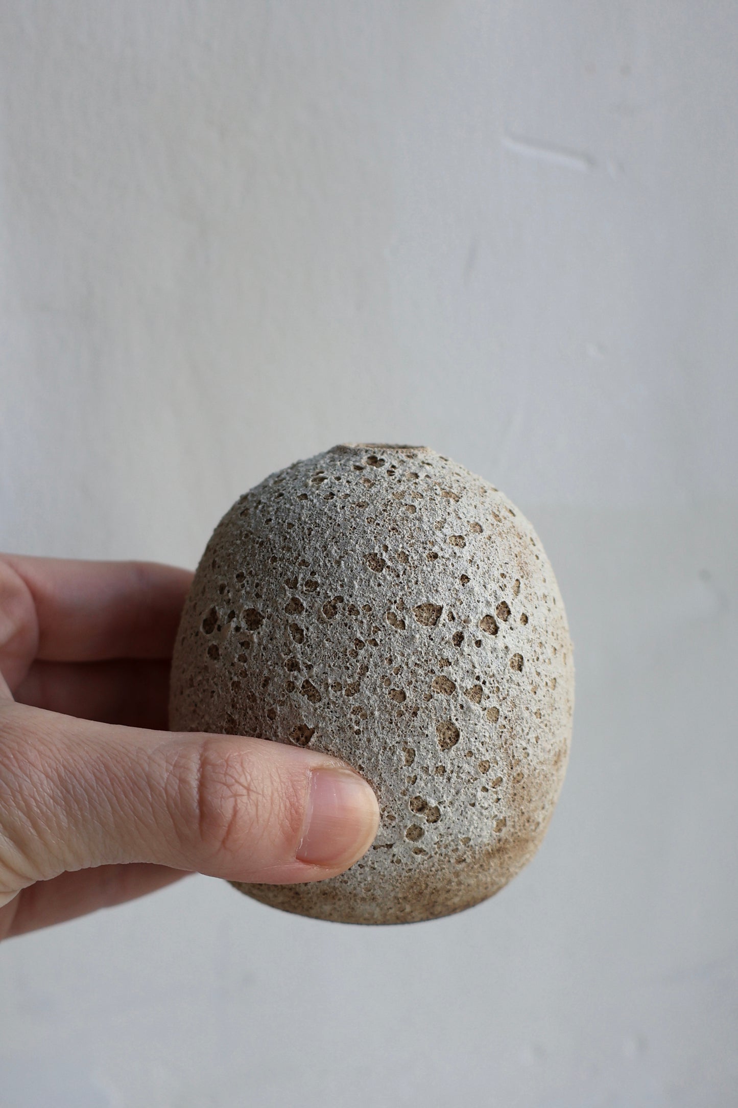 Bud Vase in Matte White Lava